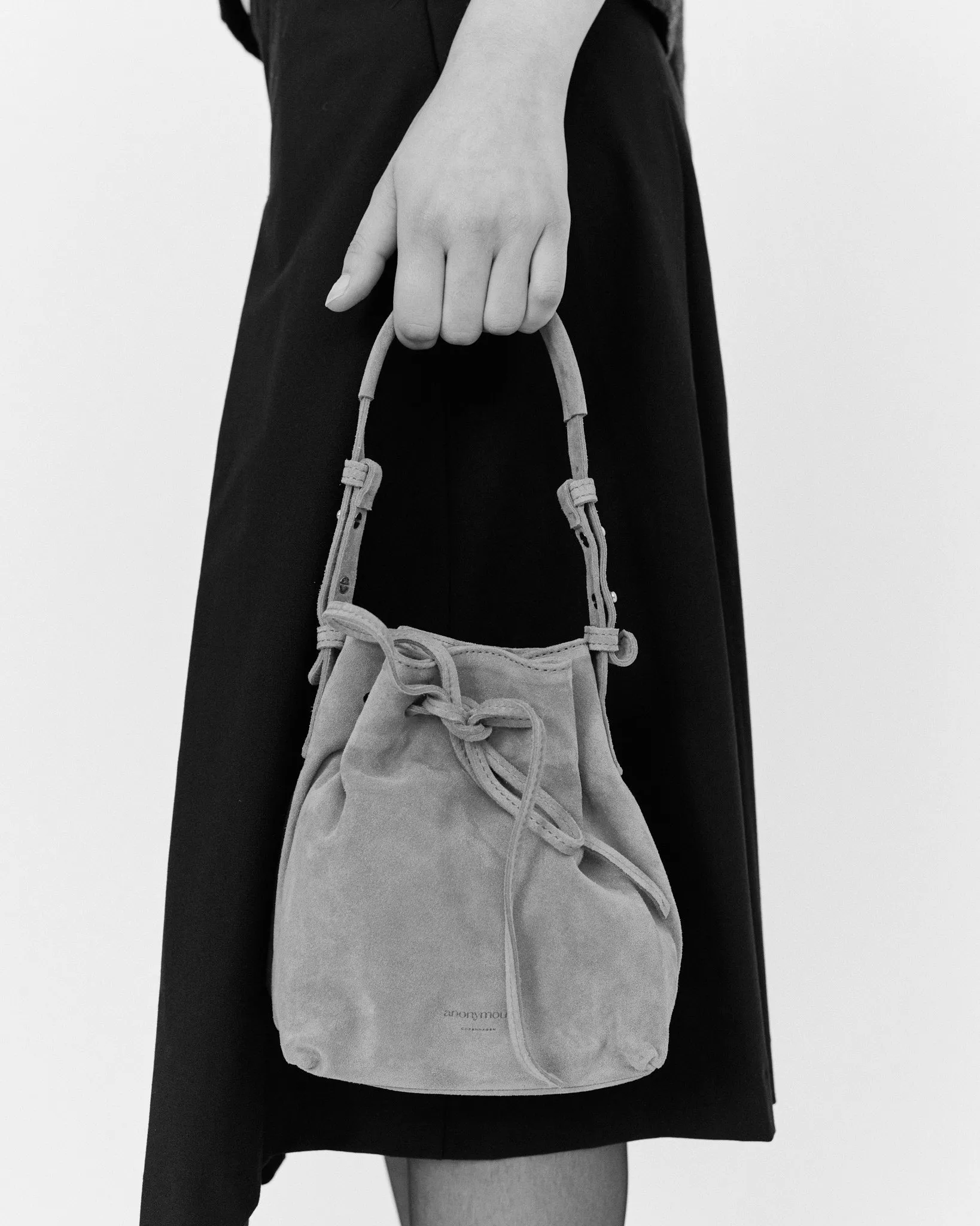 Kacey petite bucket bag Soft calf Black