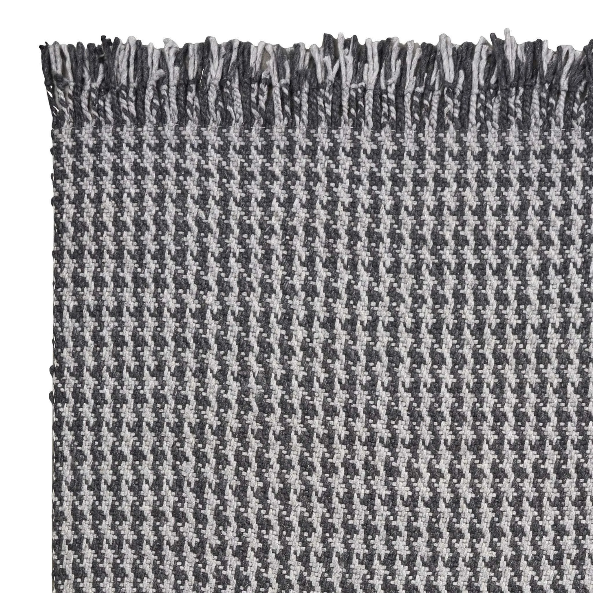 Maui 1341 Houndstooth Grey Rug